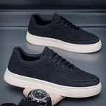 Durable rubber sole on men's vintage casual sneakers